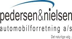 cmyk_pedersenognielsen_slogan_logo-1