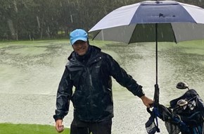 Rain man (han ser ud til at nyde det)